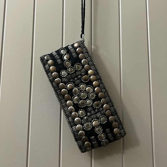 Vintage Express - Bohemian Metallic Embellished Wristlet